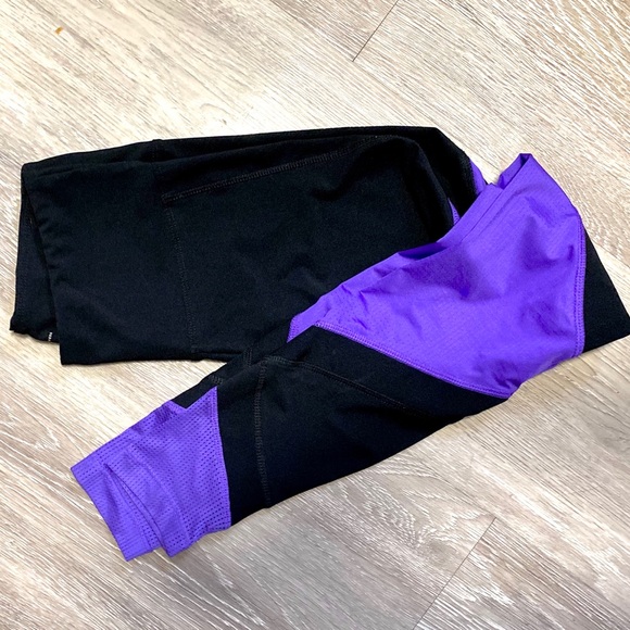 โ ๏ธ๐ฅโผ๏ธ๐
๐๐๐ ๐๐๐-๐๐โผ๏ธ๐ฅโ ๏ธ BALLY || Black + Purple Leggings | Size Small - Picture 10 of 11